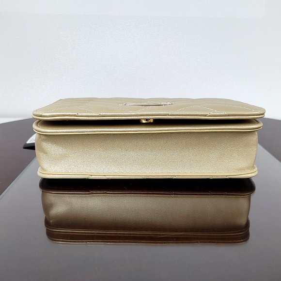 NWT BEBE Gold Sophia Crossbody Bag Small Vegan Purse Quilted Chain Strap 5x7x2 - Picture 4 of 10